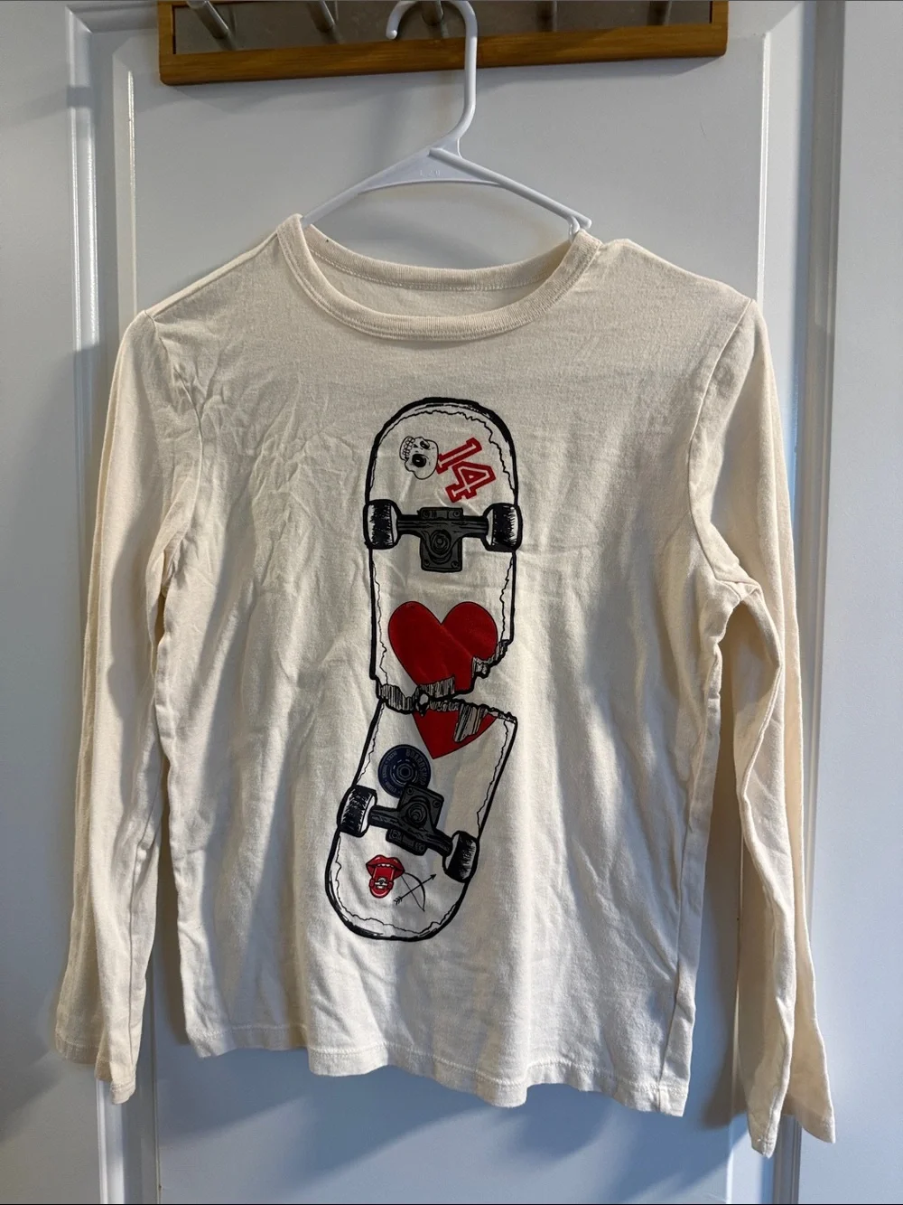🥳 5 for $25 BUNDLE Gap Kids Cream Long Sleeve Tee with Skateboard Graphic